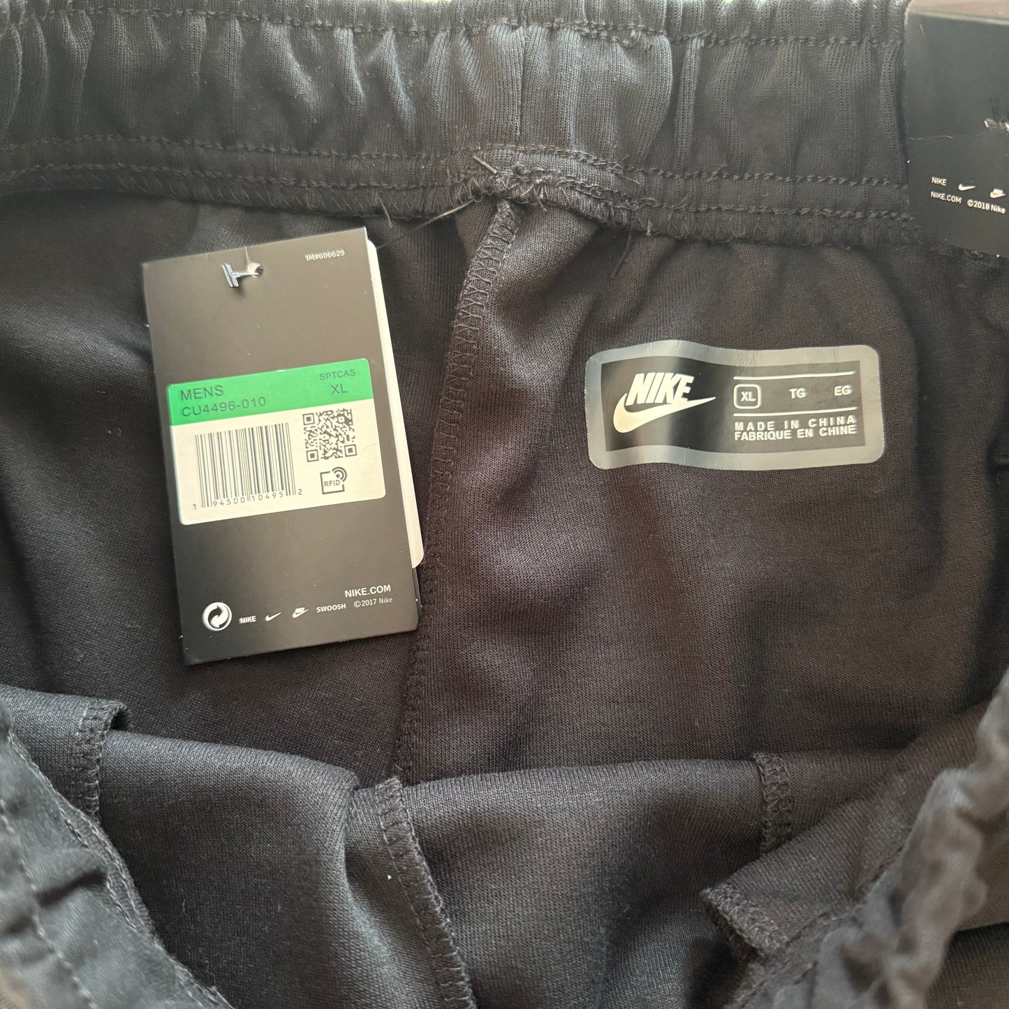 OUTLET - Pantalón Nike Tech
