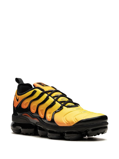 Nike Air VaporMax Plus - Black Orange Crimson